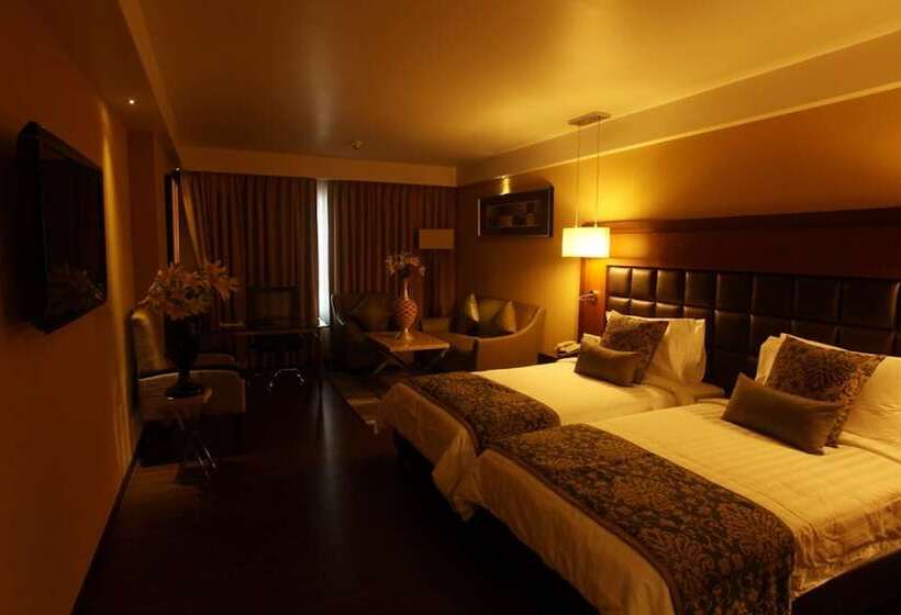 בית מלון כפרי Paradigm Sarovar Portico Kakinada