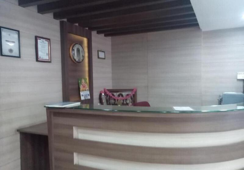 ホテル Preethi Palace