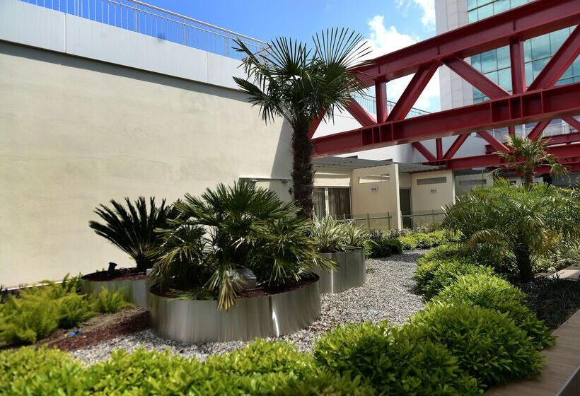 هتل Ramada Encore By Wyndham Izmir