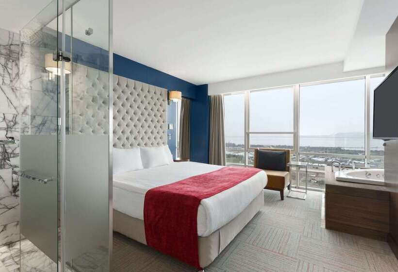هتل Ramada Encore By Wyndham Izmir