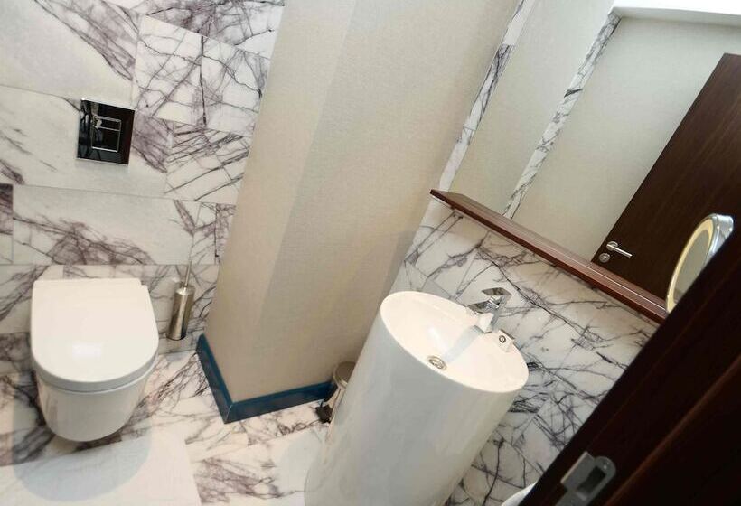 هتل Ramada Encore By Wyndham Izmir