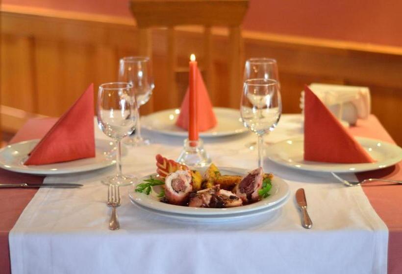 בית מלון כפרי Restaurant Gonduzo