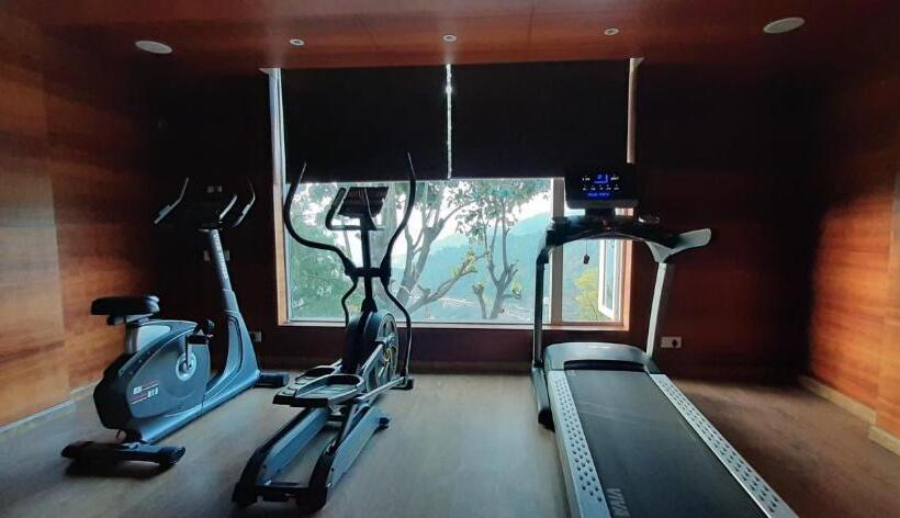 فندق The Fern Surya Resort Kasauli Hills, Dharampur