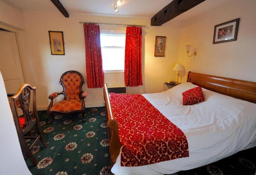 هتل The Greyhound Coaching Inn