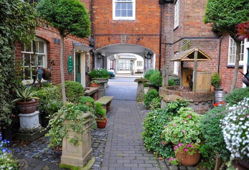 هتل The Greyhound Coaching Inn