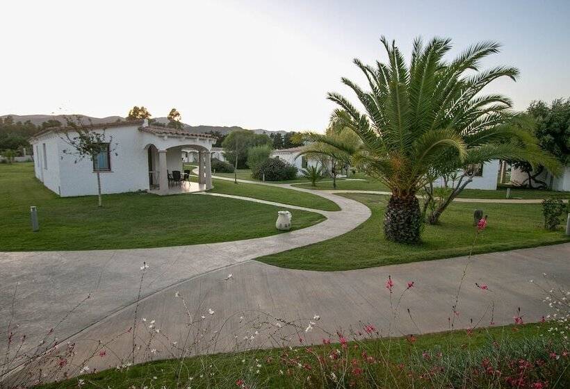 Limone Beach Resort