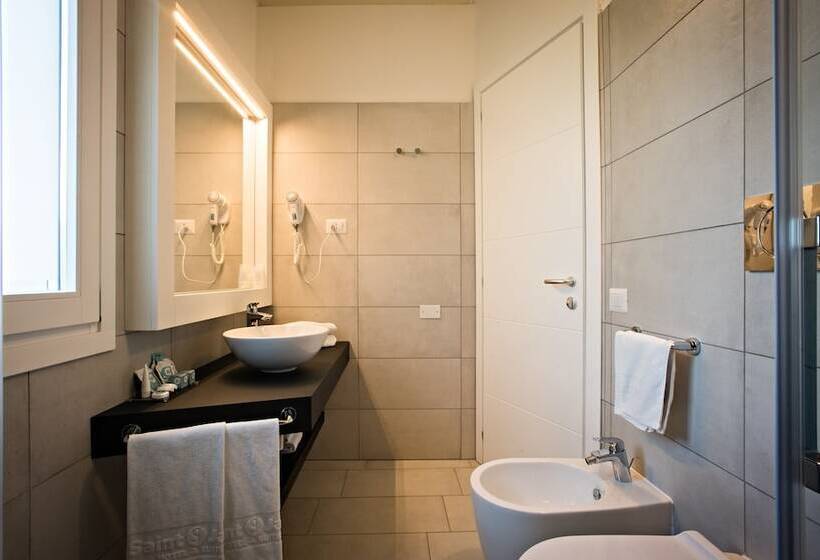 Limone Beach Resort