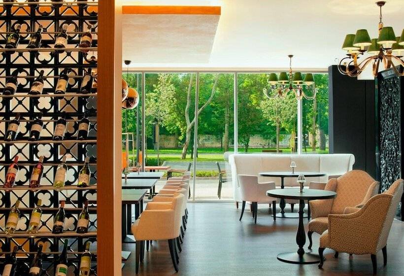 אתר נופש Four Points By Sheraton Kecskemét Hotel és Konferenciaközpont