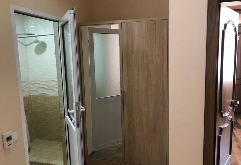 بنسيون Sitora Star Guest House