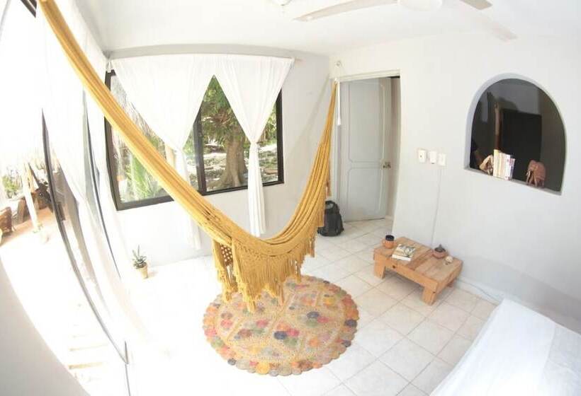 هاستل Lulú La Bruja Yoga Lodge