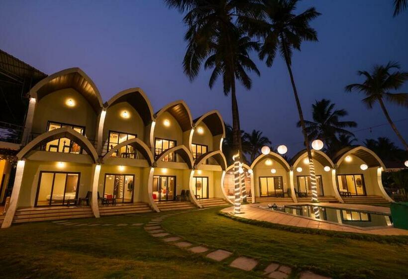 فندق Eleven Petals Resort