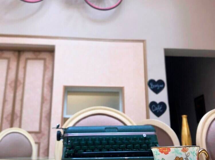 پانسیون Petit Hostel