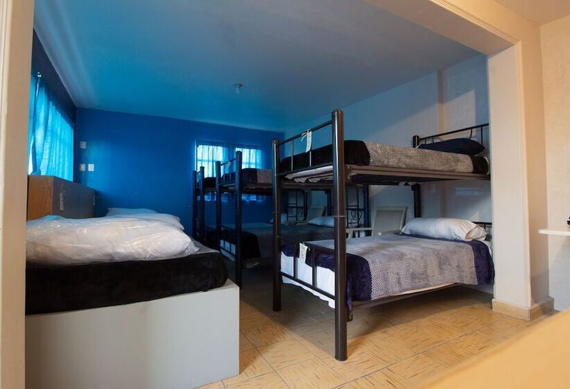 پانسیون Petit Hostel