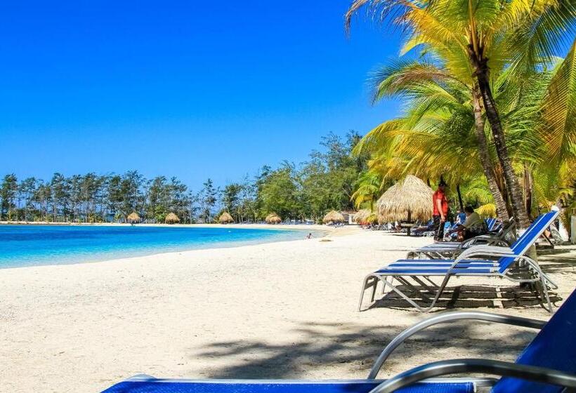 Fantasy Island Beach Resort And Marina   All Inclusive
