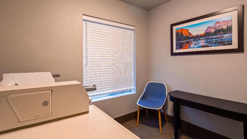 هتل Best Western Plus Moose Jaw