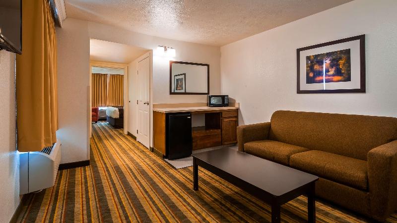 هتل Best Western Plus Moose Jaw