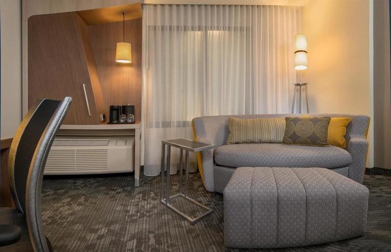 בית מלון כפרי Courtyard By Marriott Winnipeg Airport
