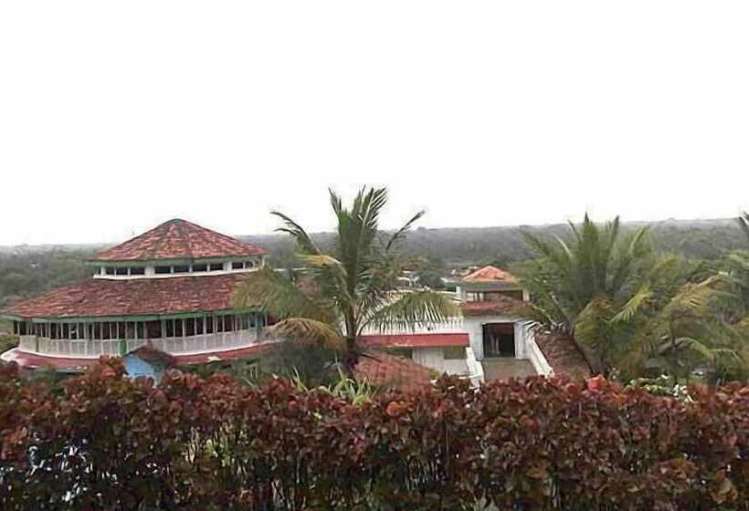 هتل Indismart Woodbourne Resort