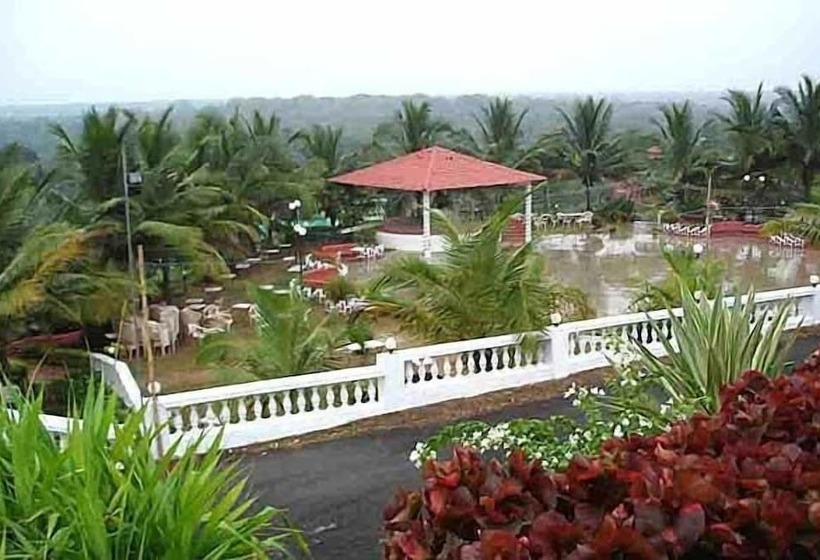 هتل Indismart Woodbourne Resort