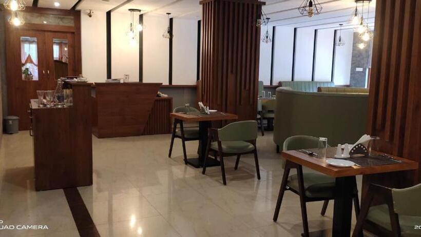 ホテル Preethi Classic Towers