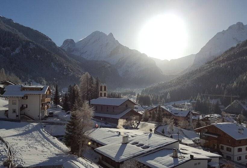 هتل روستایی Cesa Tyrol