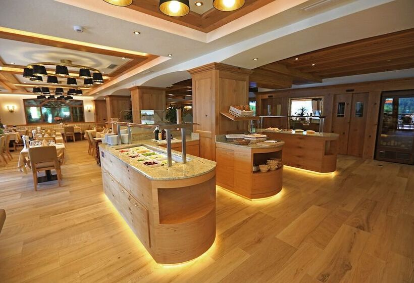 هتل روستایی Cesa Tyrol