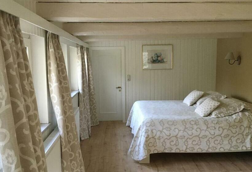 Höllenmühle Bed & Breakfast At The Mill Pond