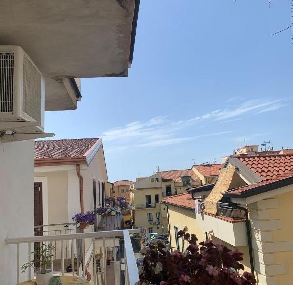 住宿加早餐  Castellabatecoast