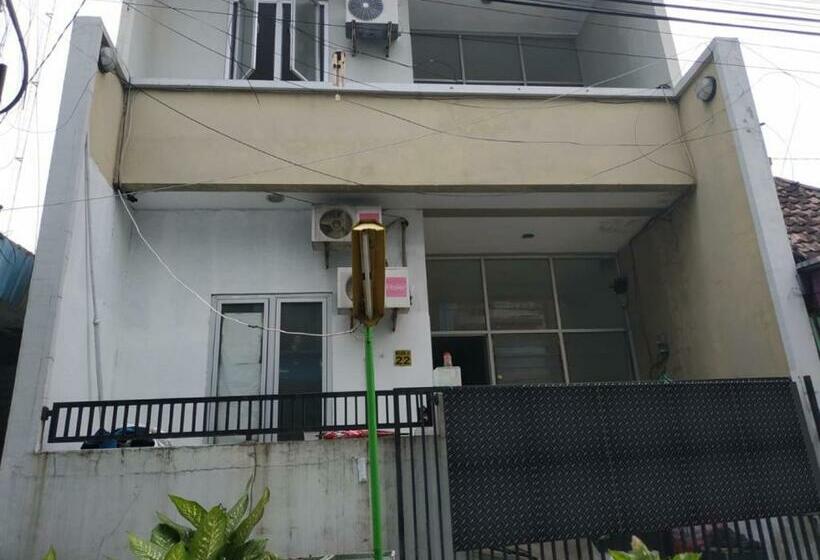 هتل Oyo 91165 Undaan Residence