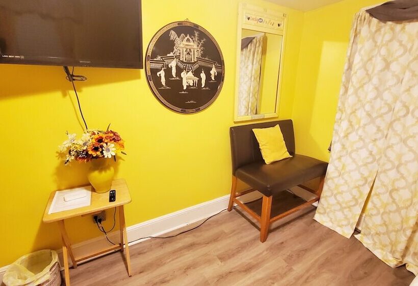 بنسيون Room In Guest Room   Yellow Rm Dover  Del State, Bayhealth  Dov Base