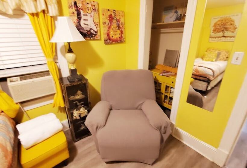 بنسيون Room In Guest Room   Yellow Rm Dover  Del State, Bayhealth  Dov Base