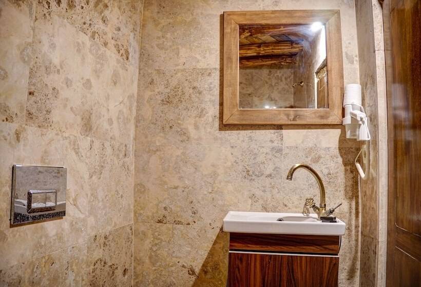 هتل Saliche Cave Suite
