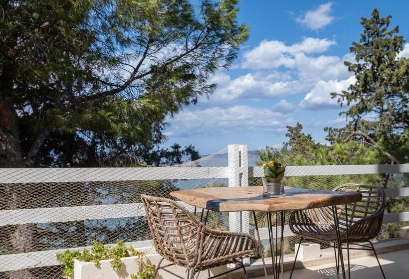 هتل Yasos Suites