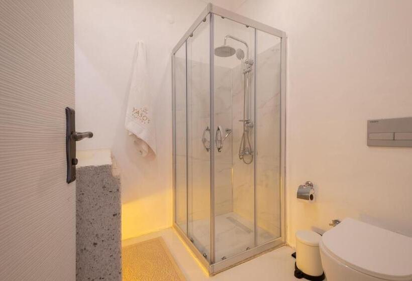هتل Yasos Suites