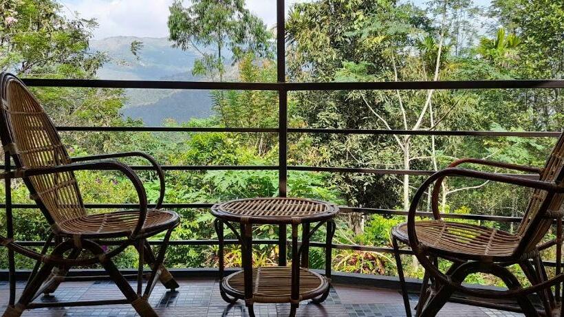 ベッドアンドブレックファースト Le Farmhouse Munnar
