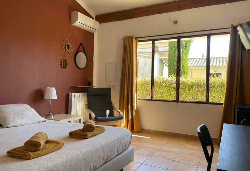 Bed & Breakfast Les Célestins Studios Indépendants