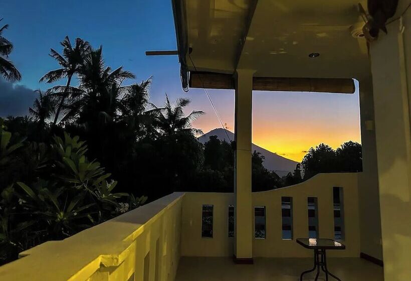 تختخواب و صبحانه Rumah Diyah