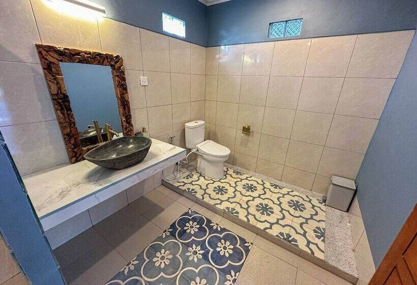 تختخواب و صبحانه Rumah Diyah