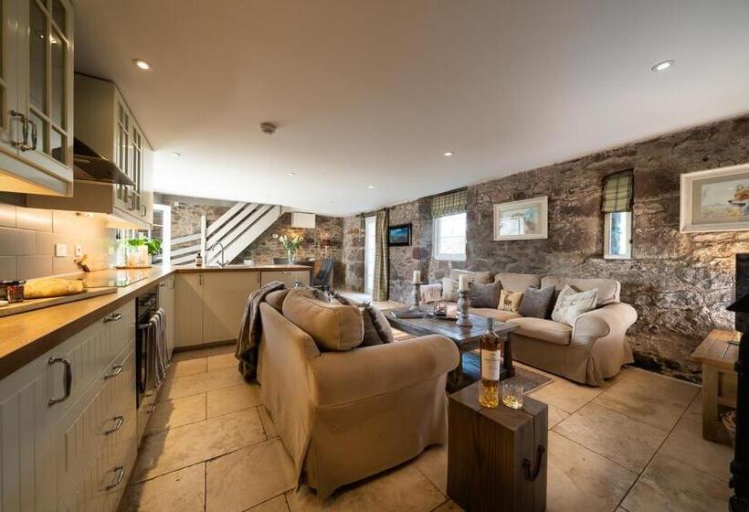 فندق Nether Glenny Farm