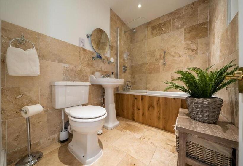 فندق Nether Glenny Farm