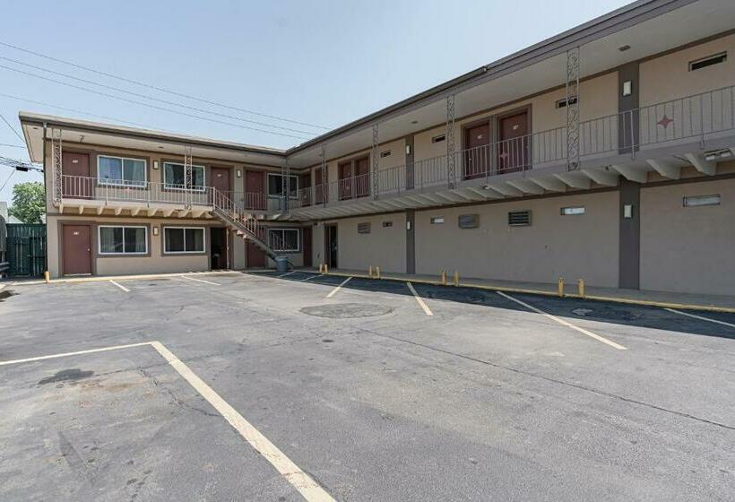 هتل Broadway Inn