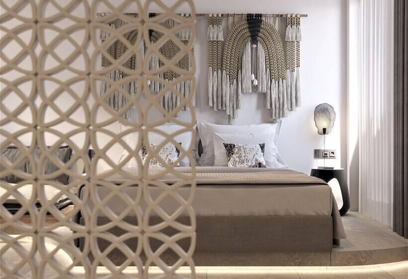 تختخواب و صبحانه F Charm All Suites   Adults Only