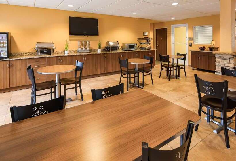 簡易ホテル Surestay Plus Hotel By Best Western Keyser