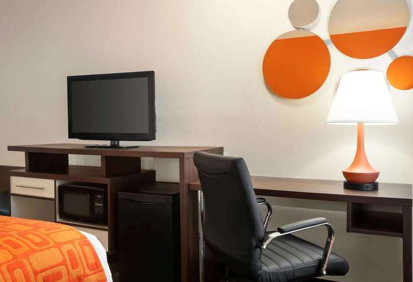 هتل Howard Johnson By Wyndham Appleton