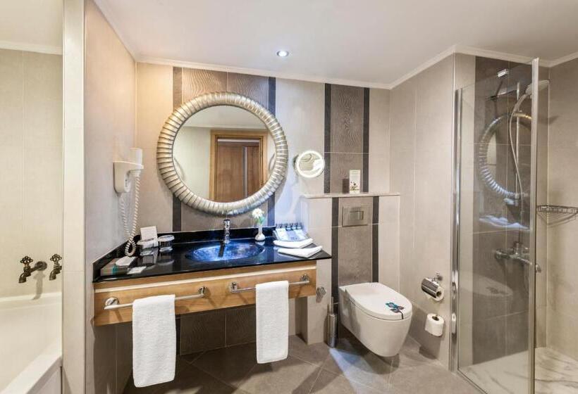 فندق Ng Afyon Wellness & Convention