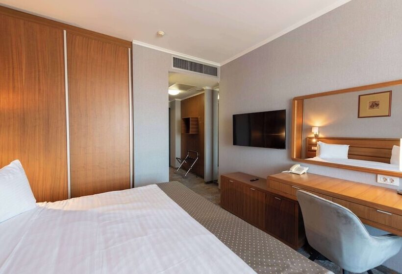 هتل Wyndham Cluj