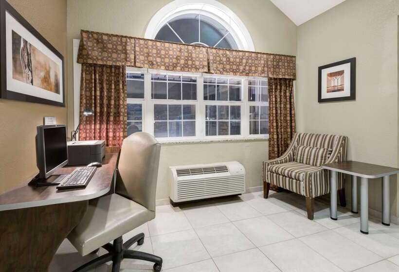 Microtel Inn & Suites By Wyndham Williston