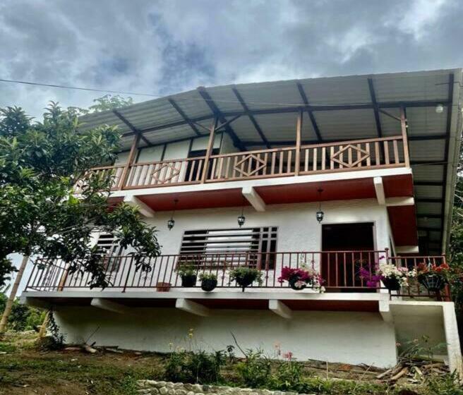 پانسیون Casa Waka Marú