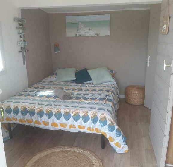 Bed and Breakfast La Chouette Villa, Chambre Mazet De 11m2 Pièce Sous Pente Accés Par Escalier En Bois