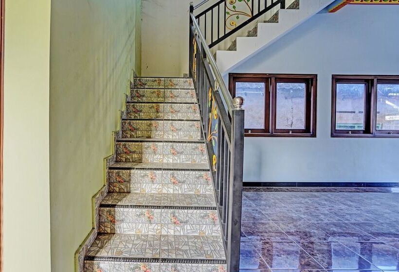 فندق Oyo Home 91142 Desa Wisata Alam Gosari